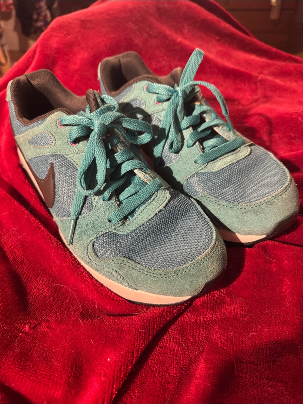 Nike Women’s Air Max Teal/Turquoise Lace-Up Sneakers
